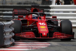 Monake „pole“ poziciją iškovojo bolidą sudaužęs C. Leclercas