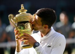 Sensacija išvengta: N. Džokovičius po atkaklios kovos tapo „Wimbledon“ čempionu