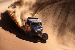 Pirmasis Dakaro GR: R. Baciušką ištiko nelaimė, Vanagas su Žala – užtikrinti automobilių klasėje