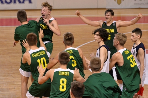 Įspūdingą spurtą surengę Lietuvos šešiolikmečiai įveikė rusus ir pateko į turnyro finalą